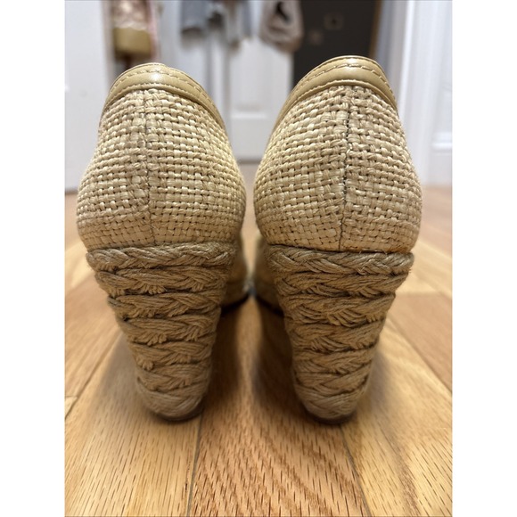 STUART WEITZMAN AUTH $399 Women's Beige Woven Leather Open Toe‎ Wedge Size 8 - Picture 6 of 10